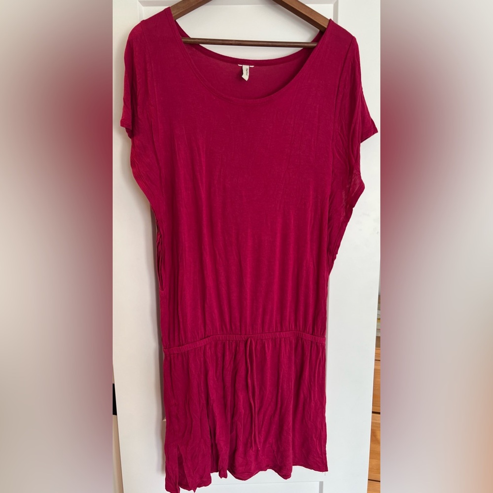 Perry Ellis Women's Berry Short Sleeve Tee